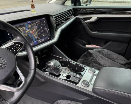 Черный Фольксваген Туарег, объемом двигателя 2.97 л и пробегом 186 тыс. км за 53000 $, фото 17 на Automoto.ua