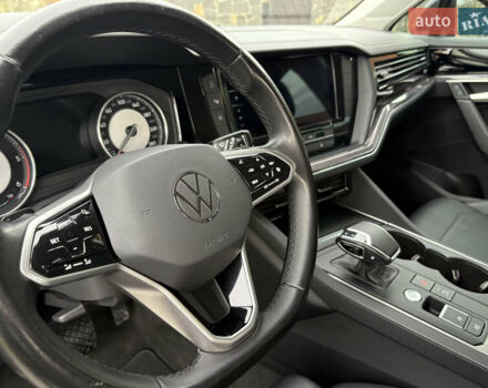 Черный Фольксваген Туарег, объемом двигателя 2.97 л и пробегом 133 тыс. км за 46900 $, фото 19 на Automoto.ua