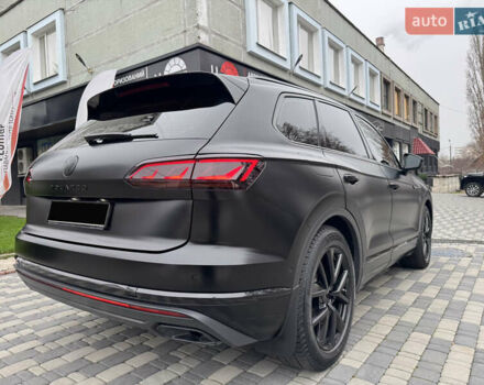 Черный Фольксваген Туарег, объемом двигателя 2.97 л и пробегом 186 тыс. км за 53000 $, фото 2 на Automoto.ua