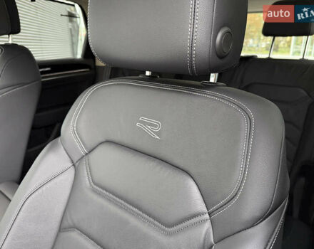 Черный Фольксваген Туарег, объемом двигателя 3 л и пробегом 140 тыс. км за 57999 $, фото 66 на Automoto.ua