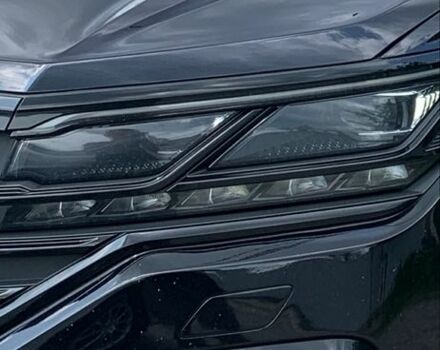 Черный Фольксваген Туарег, объемом двигателя 3 л и пробегом 240 тыс. км за 50000 $, фото 1 на Automoto.ua