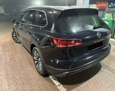 Черный Фольксваген Туарег, объемом двигателя 2.97 л и пробегом 134 тыс. км за 46000 $, фото 7 на Automoto.ua