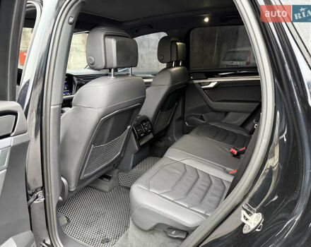 Черный Фольксваген Туарег, объемом двигателя 3 л и пробегом 148 тыс. км за 57500 $, фото 70 на Automoto.ua