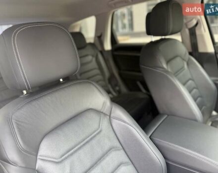 Чорний Фольксваген Туарег, об'ємом двигуна 2.99 л та пробігом 101 тис. км за 49400 $, фото 27 на Automoto.ua