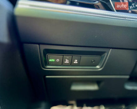 Черный Фольксваген Туарег, объемом двигателя 3 л и пробегом 171 тыс. км за 51999 $, фото 49 на Automoto.ua