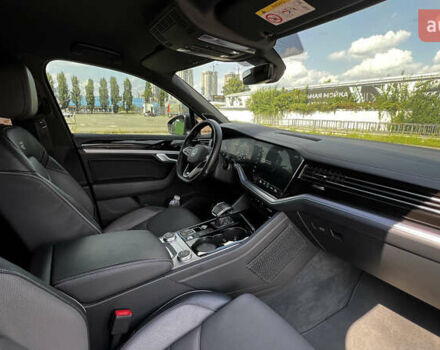 Черный Фольксваген Туарег, объемом двигателя 3 л и пробегом 171 тыс. км за 51999 $, фото 40 на Automoto.ua