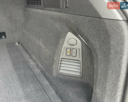 Черный Фольксваген Туарег, объемом двигателя 3 л и пробегом 140 тыс. км за 57999 $, фото 49 на Automoto.ua