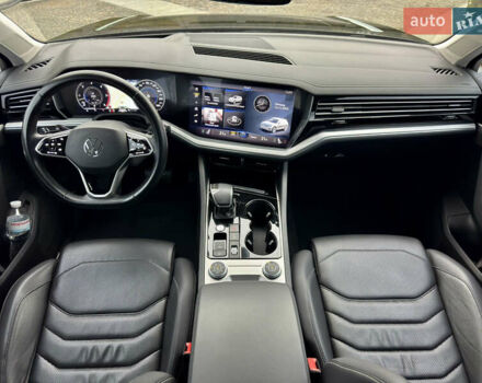 Черный Фольксваген Туарег, объемом двигателя 2.97 л и пробегом 108 тыс. км за 58500 $, фото 24 на Automoto.ua