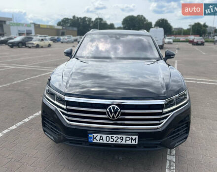Черный Фольксваген Туарег, объемом двигателя 2.97 л и пробегом 121 тыс. км за 48500 $, фото 1 на Automoto.ua