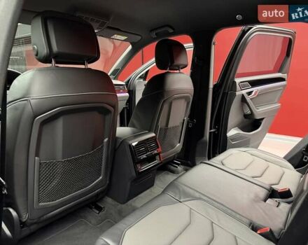 Чорний Фольксваген Туарег, об'ємом двигуна 3 л та пробігом 154 тис. км за 56900 $, фото 41 на Automoto.ua