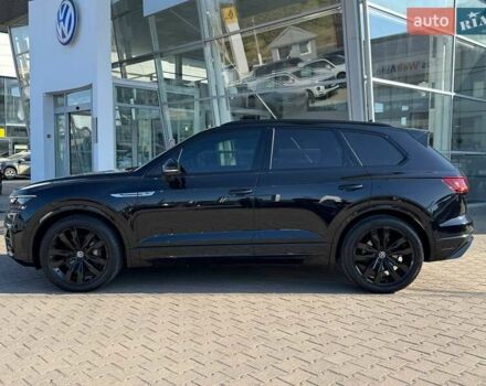 Черный Фольксваген Туарег, объемом двигателя 2.97 л и пробегом 114 тыс. км за 57900 $, фото 3 на Automoto.ua
