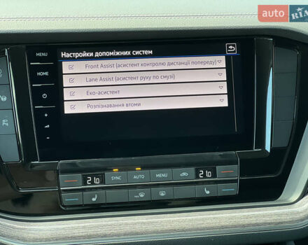 Черный Фольксваген Туарег, объемом двигателя 3 л и пробегом 143 тыс. км за 46000 $, фото 65 на Automoto.ua