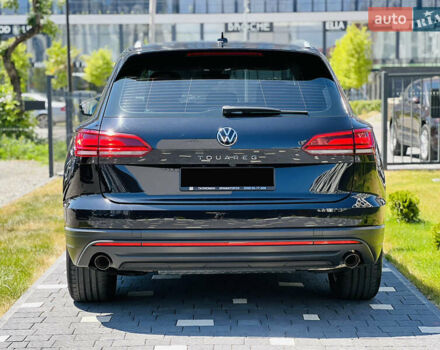 Черный Фольксваген Туарег, объемом двигателя 3 л и пробегом 143 тыс. км за 46000 $, фото 14 на Automoto.ua