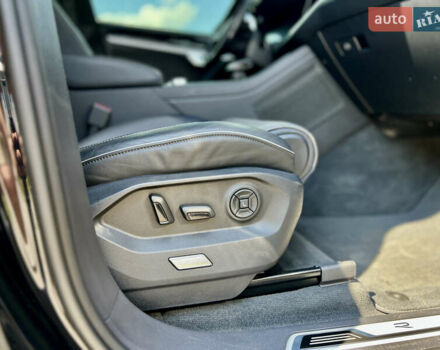 Черный Фольксваген Туарег, объемом двигателя 3 л и пробегом 171 тыс. км за 51999 $, фото 39 на Automoto.ua