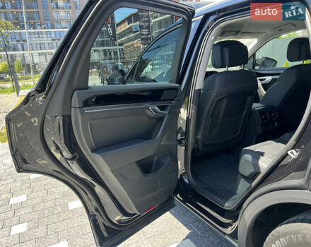 Черный Фольксваген Туарег, объемом двигателя 3 л и пробегом 143 тыс. км за 46000 $, фото 25 на Automoto.ua