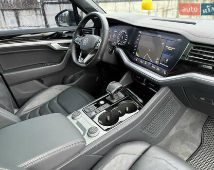 Черный Фольксваген Туарег, объемом двигателя 3 л и пробегом 148 тыс. км за 57500 $, фото 35 на Automoto.ua