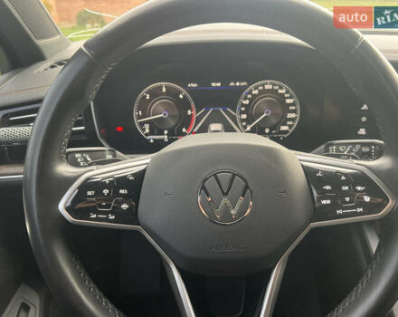 Черный Фольксваген Туарег, объемом двигателя 3 л и пробегом 142 тыс. км за 53700 $, фото 17 на Automoto.ua