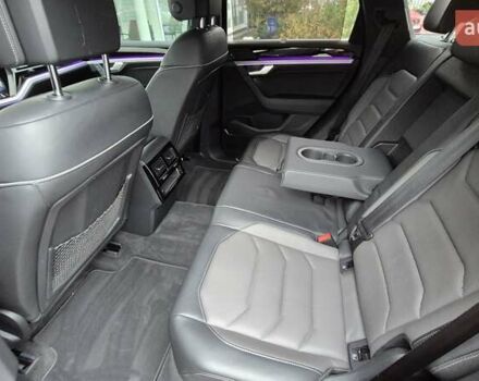 Чорний Фольксваген Туарег, об'ємом двигуна 2.97 л та пробігом 62 тис. км за 61200 $, фото 12 на Automoto.ua