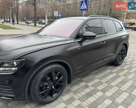 Черный Фольксваген Туарег, объемом двигателя 2.97 л и пробегом 186 тыс. км за 53000 $, фото 7 на Automoto.ua