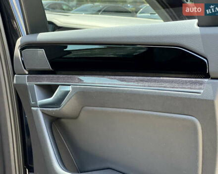 Черный Фольксваген Туарег, объемом двигателя 3 л и пробегом 143 тыс. км за 46000 $, фото 39 на Automoto.ua