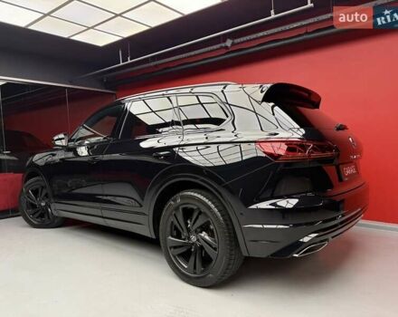 Чорний Фольксваген Туарег, об'ємом двигуна 3 л та пробігом 154 тис. км за 56900 $, фото 19 на Automoto.ua