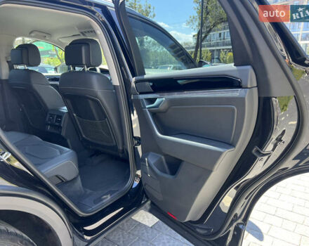 Черный Фольксваген Туарег, объемом двигателя 3 л и пробегом 143 тыс. км за 46000 $, фото 29 на Automoto.ua