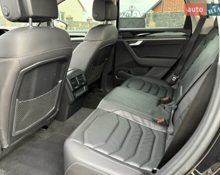 Черный Фольксваген Туарег, объемом двигателя 2.97 л и пробегом 133 тыс. км за 46900 $, фото 23 на Automoto.ua