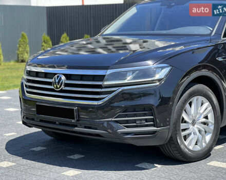 Черный Фольксваген Туарег, объемом двигателя 3 л и пробегом 143 тыс. км за 46000 $, фото 3 на Automoto.ua