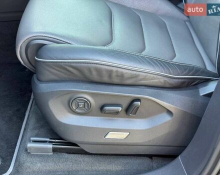 Черный Фольксваген Туарег, объемом двигателя 2.97 л и пробегом 114 тыс. км за 57900 $, фото 7 на Automoto.ua