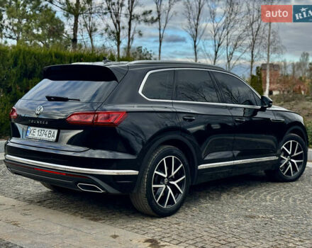 Черный Фольксваген Туарег, объемом двигателя 2.97 л и пробегом 108 тыс. км за 58500 $, фото 5 на Automoto.ua