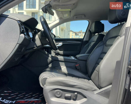 Черный Фольксваген Туарег, объемом двигателя 3 л и пробегом 143 тыс. км за 46000 $, фото 21 на Automoto.ua