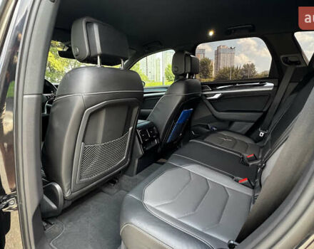 Черный Фольксваген Туарег, объемом двигателя 3 л и пробегом 171 тыс. км за 51999 $, фото 31 на Automoto.ua