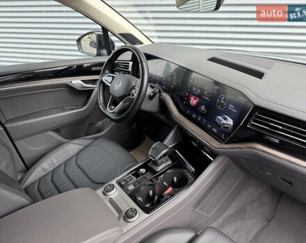 Черный Фольксваген Туарег, объемом двигателя 3 л и пробегом 140 тыс. км за 57999 $, фото 34 на Automoto.ua