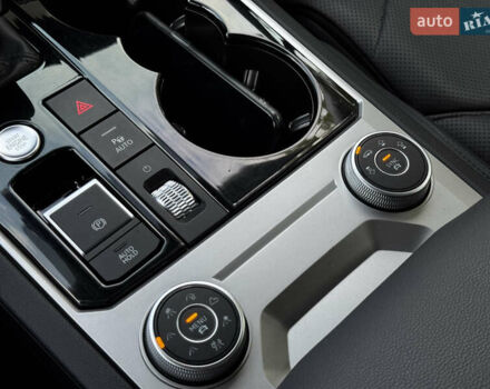 Чорний Фольксваген Туарег, об'ємом двигуна 2.97 л та пробігом 108 тис. км за 57800 $, фото 55 на Automoto.ua