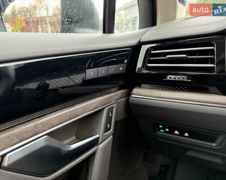 Черный Фольксваген Туарег, объемом двигателя 3 л и пробегом 140 тыс. км за 57999 $, фото 78 на Automoto.ua