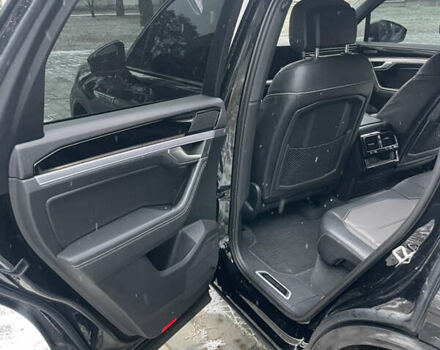 Черный Фольксваген Туарег, объемом двигателя 3 л и пробегом 70 тыс. км за 60000 $, фото 30 на Automoto.ua