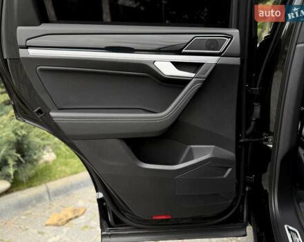 Чорний Фольксваген Туарег, об'ємом двигуна 3 л та пробігом 143 тис. км за 57900 $, фото 90 на Automoto.ua