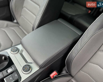 Чорний Фольксваген Туарег, об'ємом двигуна 3 л та пробігом 143 тис. км за 57900 $, фото 64 на Automoto.ua