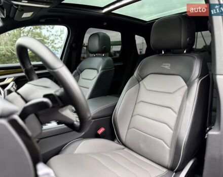 Чорний Фольксваген Туарег, об'ємом двигуна 3 л та пробігом 143 тис. км за 57900 $, фото 49 на Automoto.ua