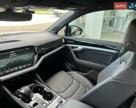 Черный Фольксваген Туарег, объемом двигателя 3 л и пробегом 70 тыс. км за 62900 $, фото 16 на Automoto.ua