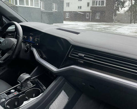 Черный Фольксваген Туарег, объемом двигателя 3 л и пробегом 70 тыс. км за 60000 $, фото 29 на Automoto.ua