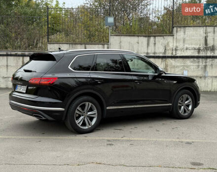 Черный Фольксваген Туарег, объемом двигателя 3 л и пробегом 105 тыс. км за 59500 $, фото 29 на Automoto.ua