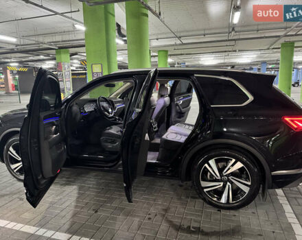 Черный Фольксваген Туарег, объемом двигателя 2.99 л и пробегом 9 тыс. км за 64000 $, фото 9 на Automoto.ua