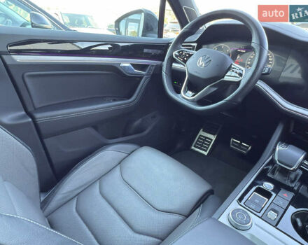 Черный Фольксваген Туарег, объемом двигателя 3 л и пробегом 80 тыс. км за 64900 $, фото 16 на Automoto.ua