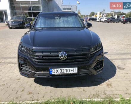 Черный Фольксваген Туарег, объемом двигателя 3 л и пробегом 2 тыс. км за 86000 $, фото 2 на Automoto.ua