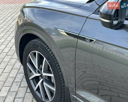 Черный Фольксваген Туарег, объемом двигателя 3 л и пробегом 70 тыс. км за 62900 $, фото 15 на Automoto.ua