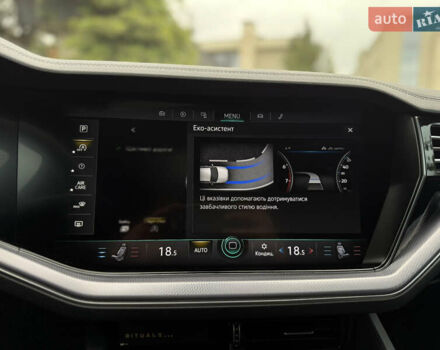 Чорний Фольксваген Туарег, об'ємом двигуна 3 л та пробігом 143 тис. км за 57900 $, фото 74 на Automoto.ua