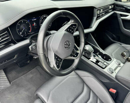 Черный Фольксваген Туарег, объемом двигателя 3 л и пробегом 115 тыс. км за 67000 $, фото 11 на Automoto.ua