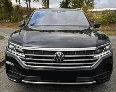 Черный Фольксваген Туарег, объемом двигателя 3 л и пробегом 15 тыс. км за 38900 $, фото 1 на Automoto.ua