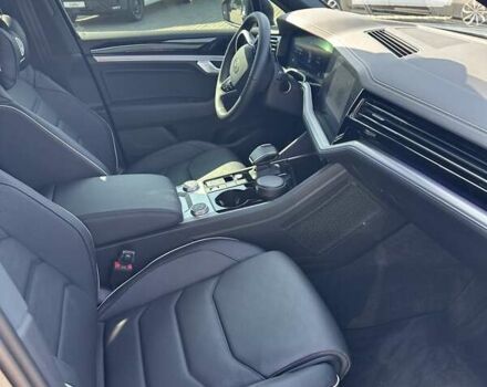 Черный Фольксваген Туарег, объемом двигателя 2.97 л и пробегом 2 тыс. км за 73000 $, фото 24 на Automoto.ua